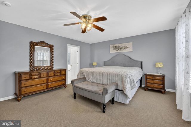 10 WALKER CT, Charles Town, WV 25414