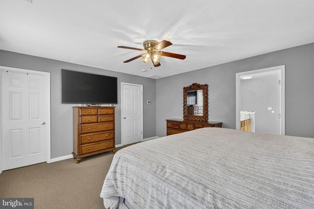 10 WALKER CT, Charles Town, WV 25414