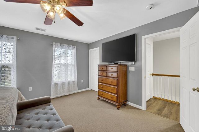 10 WALKER CT, Charles Town, WV 25414