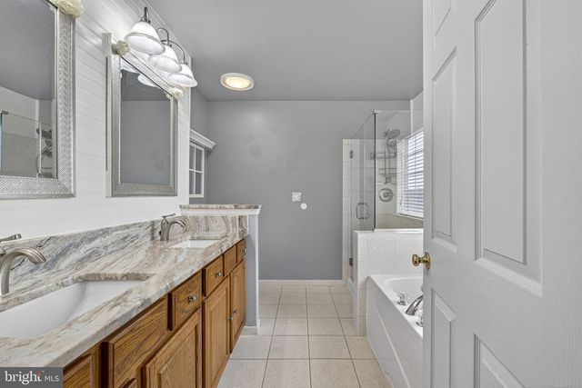 10 WALKER CT, Charles Town, WV 25414