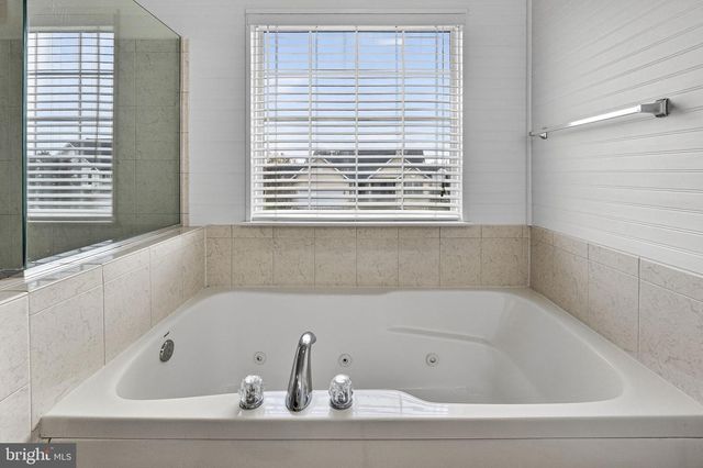 10 WALKER CT, Charles Town, WV 25414