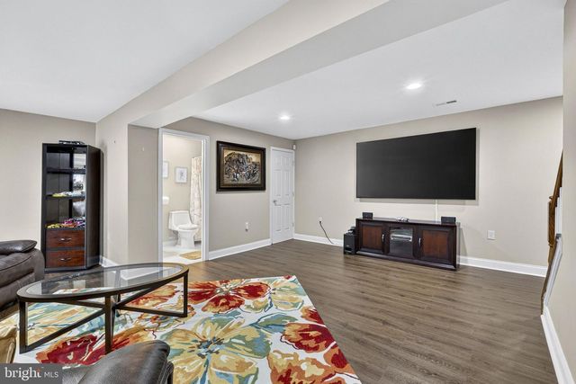 10 WALKER CT, Charles Town, WV 25414