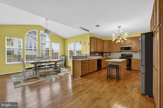 10 WALKER CT, Charles Town, WV 25414