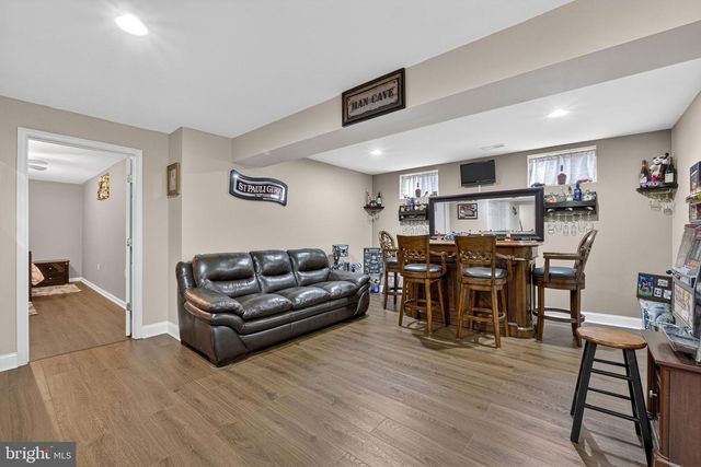 10 WALKER CT, Charles Town, WV 25414