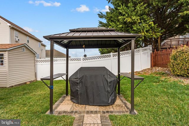 10 WALKER CT, Charles Town, WV 25414