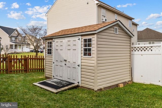 10 WALKER CT, Charles Town, WV 25414