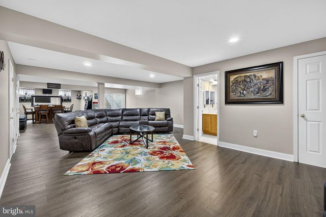 10 WALKER CT, Charles Town, WV 25414