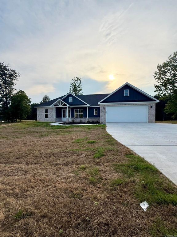 4096 Creek Top, Bauxite, AR 72011