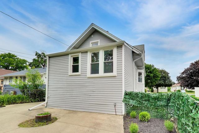 1416 S 17th Avenue, Maywood, IL 60153