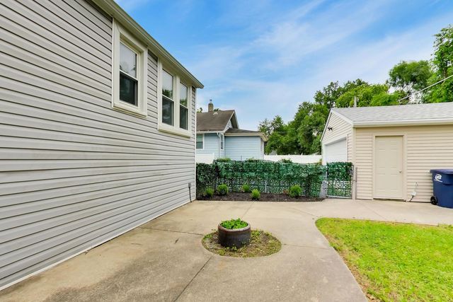 1416 S 17th Avenue, Maywood, IL 60153