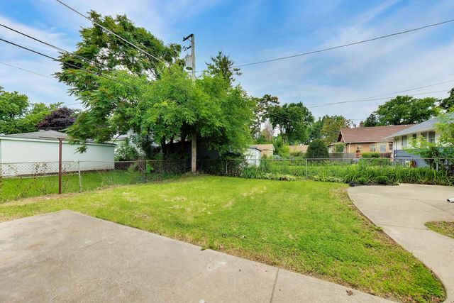 1416 S 17th Avenue, Maywood, IL 60153