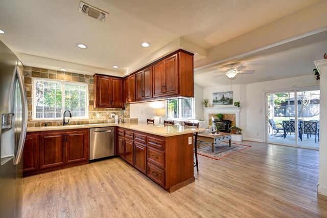 2963 Royal Park Ct, Cameron Park, CA 95682