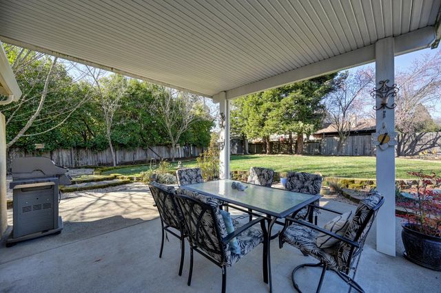 2963 Royal Park Ct, Cameron Park, CA 95682