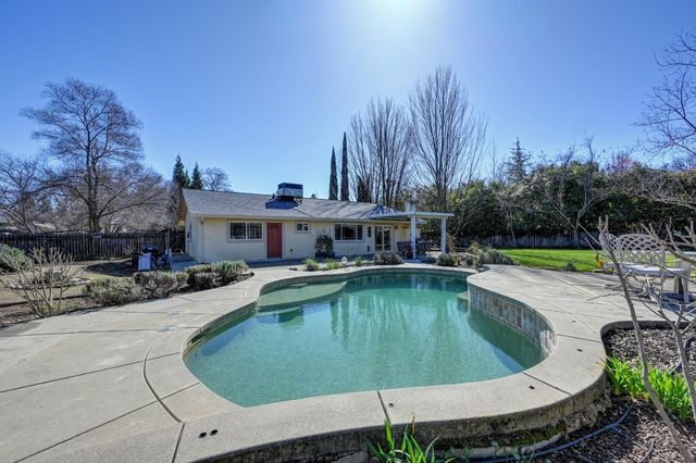 2963 Royal Park Ct, Cameron Park, CA 95682