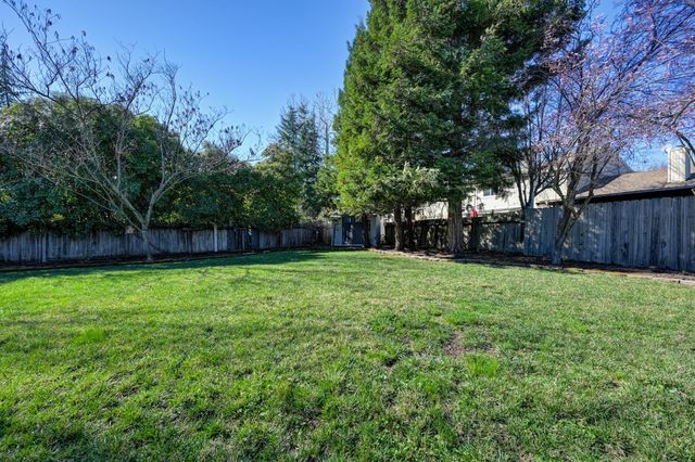 2963 Royal Park Ct, Cameron Park, CA 95682