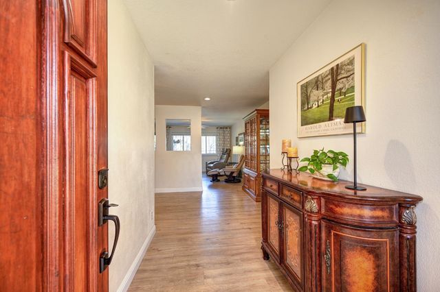 2963 Royal Park Ct, Cameron Park, CA 95682