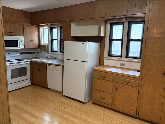 828 W Gandy Street, Denison, TX 75020