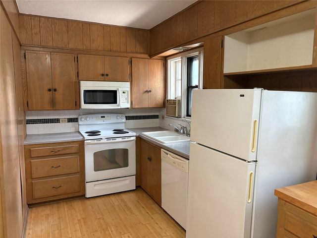 828 W Gandy Street, Denison, TX 75020