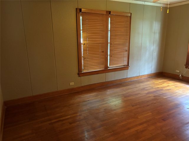 828 W Gandy Street, Denison, TX 75020