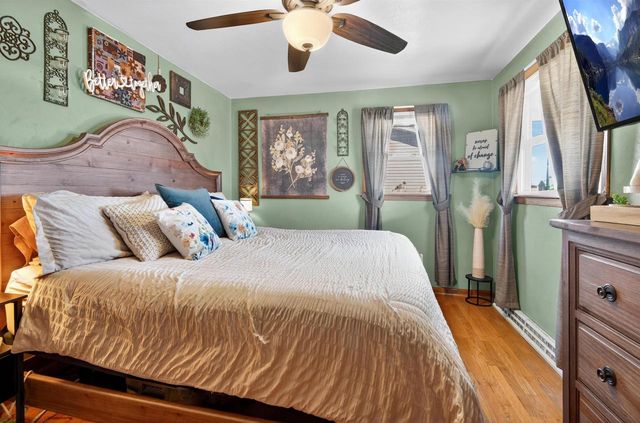 2112 S ONEIDA STREET, Green Bay, WI 54304