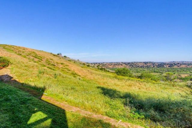 32024 Del Cielo Oeste 19, Bonsall, CA 92003