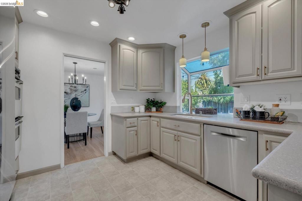 Image 17 of property listing at 1848 Polk ST, Concord, CA 94521