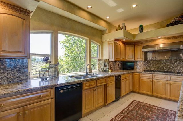 13320 Oakstream Rd, Plymouth, CA 95669
