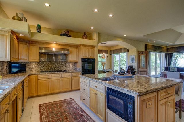 13320 Oakstream Rd, Plymouth, CA 95669
