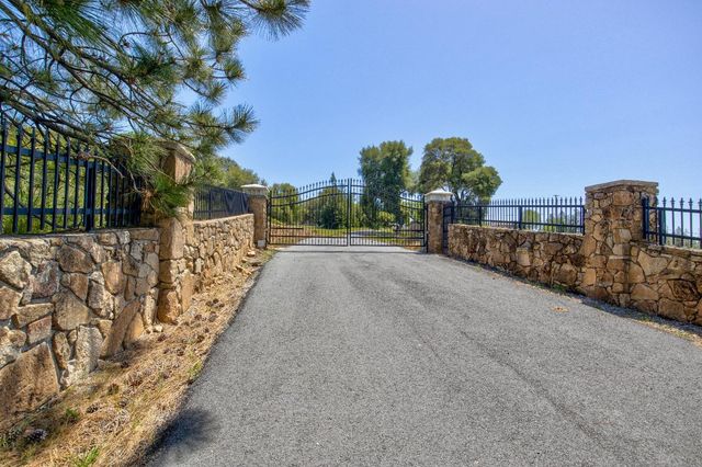 13320 Oakstream Rd, Plymouth, CA 95669