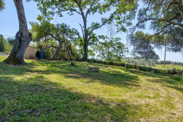 13320 Oakstream Rd, Plymouth, CA 95669