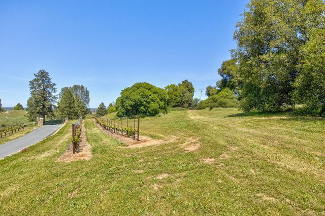 13320 Oakstream Rd, Plymouth, CA 95669