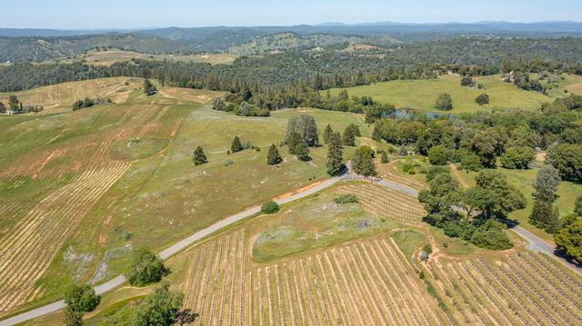13320 Oakstream Rd, Plymouth, CA 95669