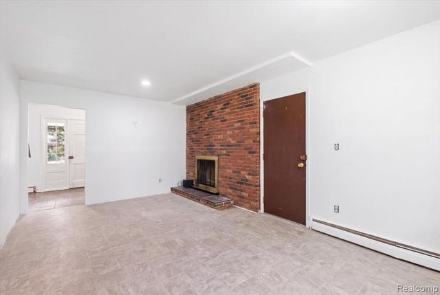 2260 S Harvey Avenue, Westland, MI 48186