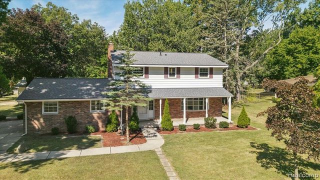 2260 S Harvey Avenue, Westland, MI 48186