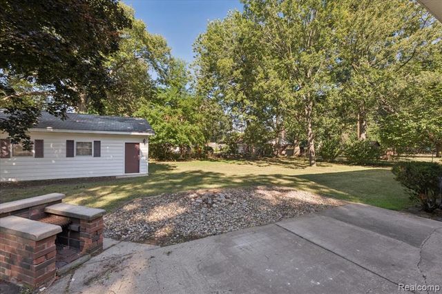2260 S Harvey Avenue, Westland, MI 48186
