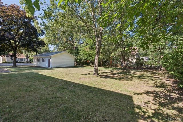 2260 S Harvey Avenue, Westland, MI 48186