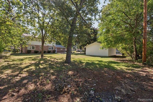 2260 S Harvey Avenue, Westland, MI 48186