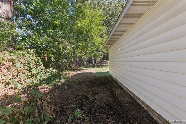 2260 S Harvey Avenue, Westland, MI 48186