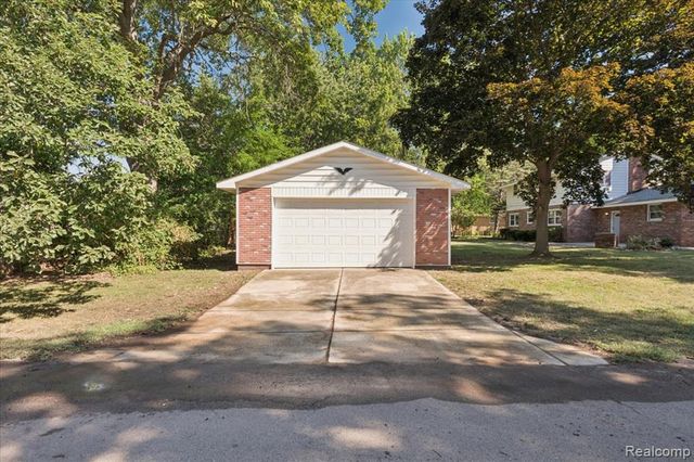 2260 S Harvey Avenue, Westland, MI 48186