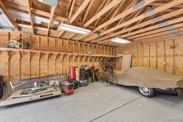 2260 S Harvey Avenue, Westland, MI 48186