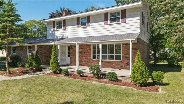 2260 S Harvey Avenue, Westland, MI 48186