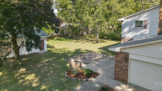 2260 S Harvey Avenue, Westland, MI 48186