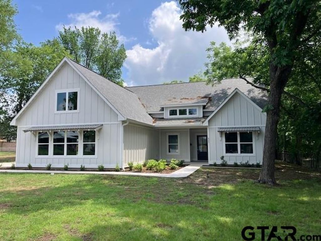 820 Mulberry Street, Sulphur Springs, TX 75482