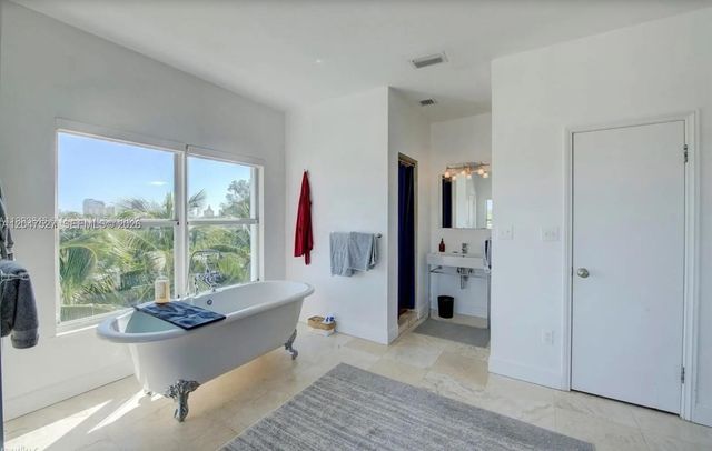 4035 N Meridian Ave PH, Miami Beach, FL 33140