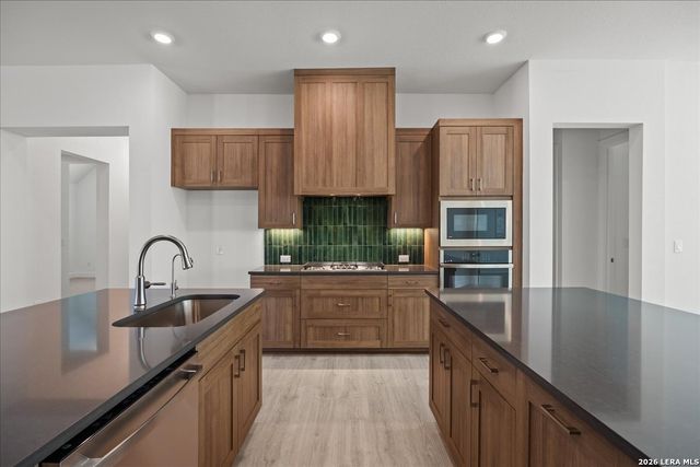 3716 Moru Oak Drive, Seguin, TX 78155