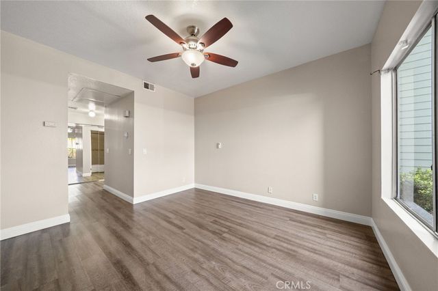 12042 Sylvan River 4, Fountain Valley, CA 92708