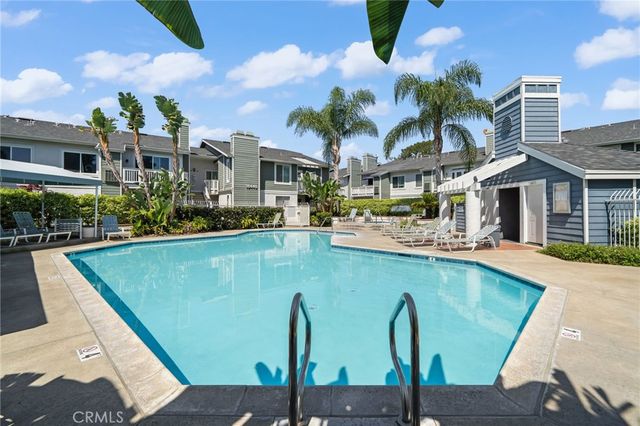 12042 Sylvan River 4, Fountain Valley, CA 92708
