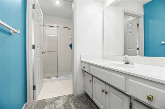 713 NE DICK HOWSER Court, Lee's Summit, MO 64064