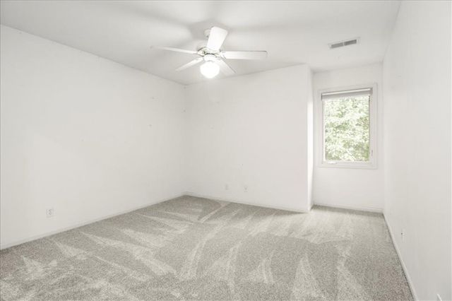 713 NE DICK HOWSER Court, Lee's Summit, MO 64064