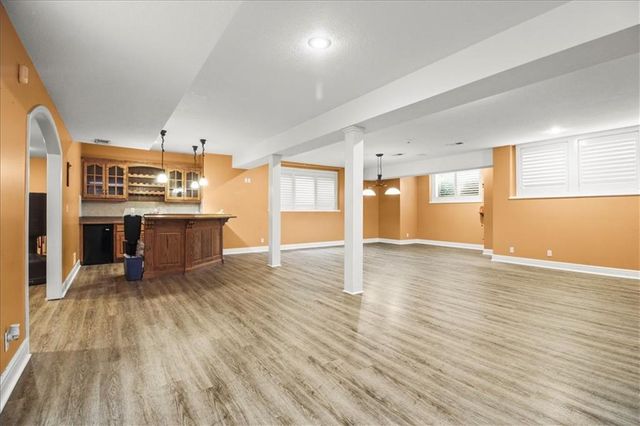713 NE DICK HOWSER Court, Lee's Summit, MO 64064